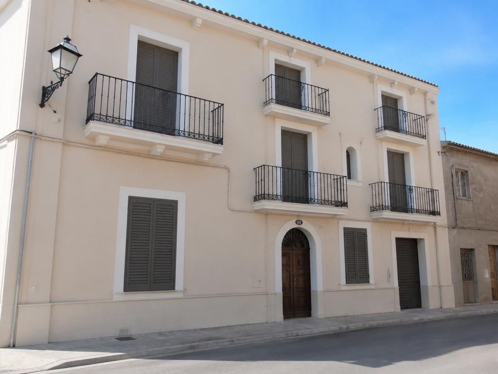 Pintura de fachada residencial — Tortosa
